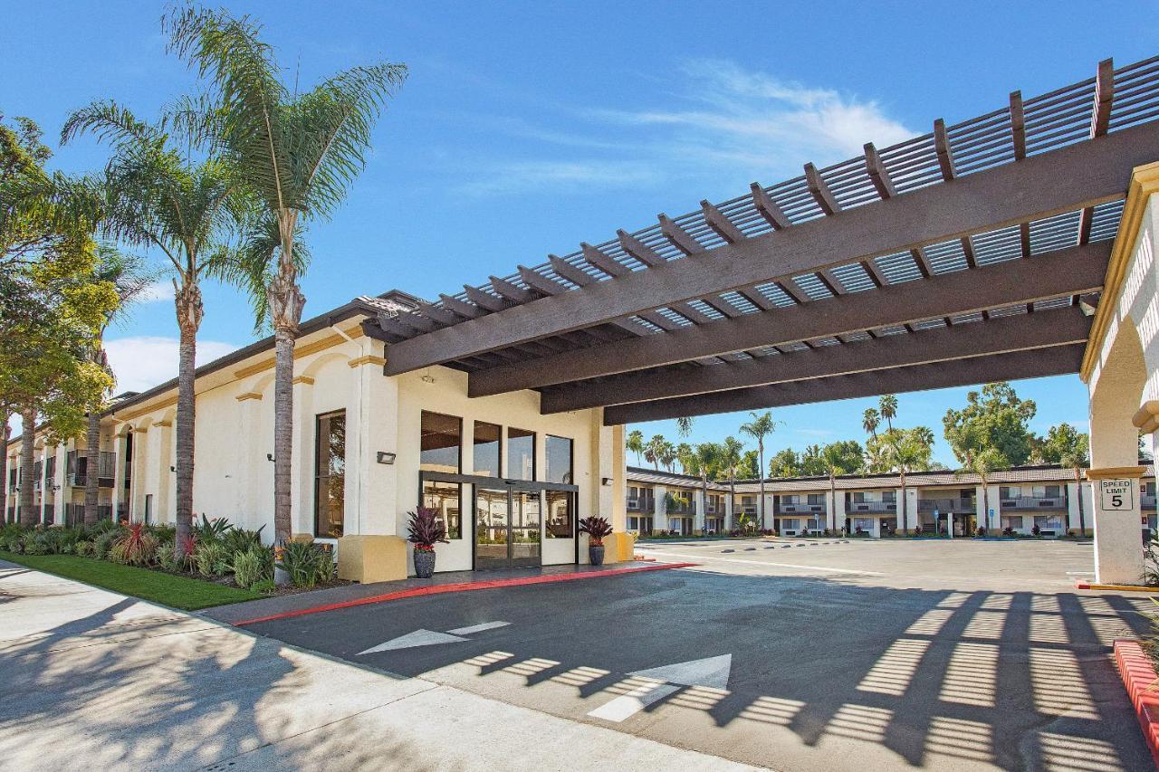 Stanford Inn & Suites Anaheim Exterior foto